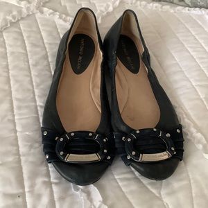 Antonio Melani size 9 flats